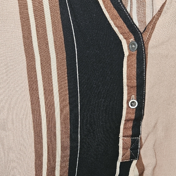 Nine West Tan Button Down Blouse Relaxed Fit - Picture 4 of 6